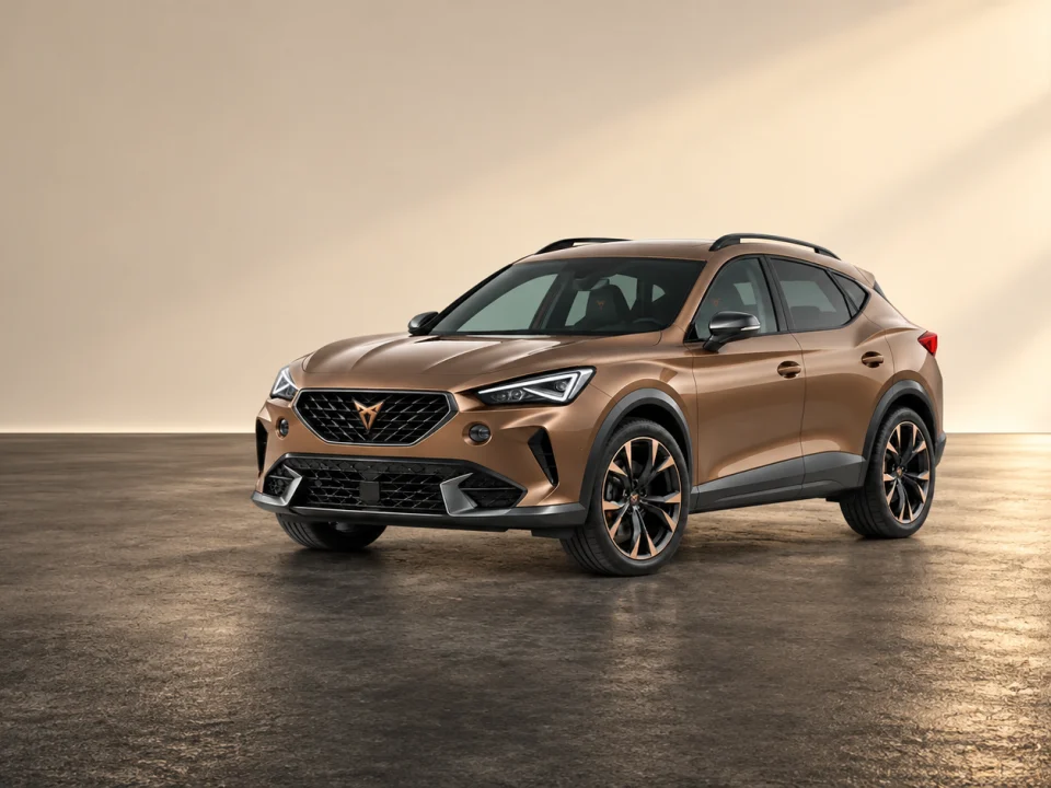 CUPRA Formentor dans un studio ivoire, visuel illustratif